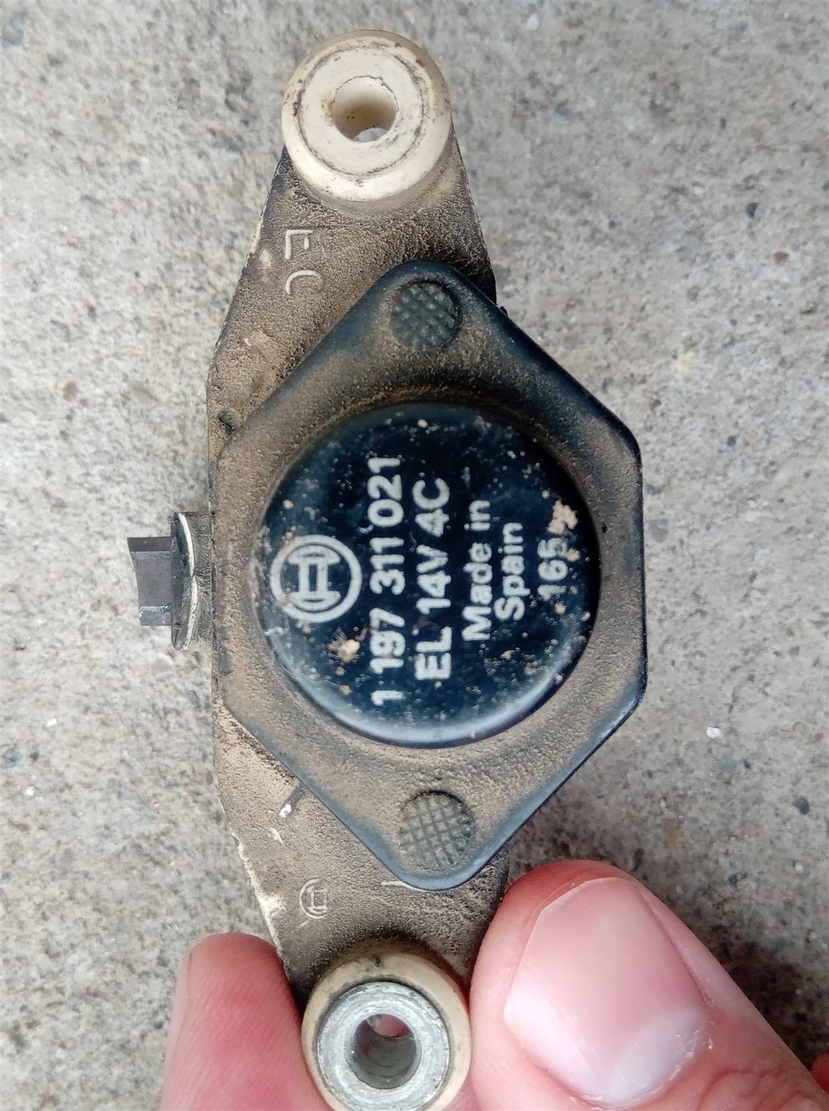 Bosch alternator voltage regulator stamped EL 14V